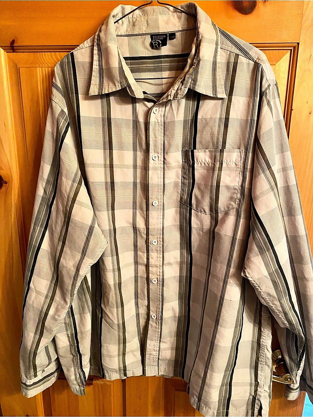 Vintage Roadstar Classic Men's Plaid Button Down Shirt in Gray & White